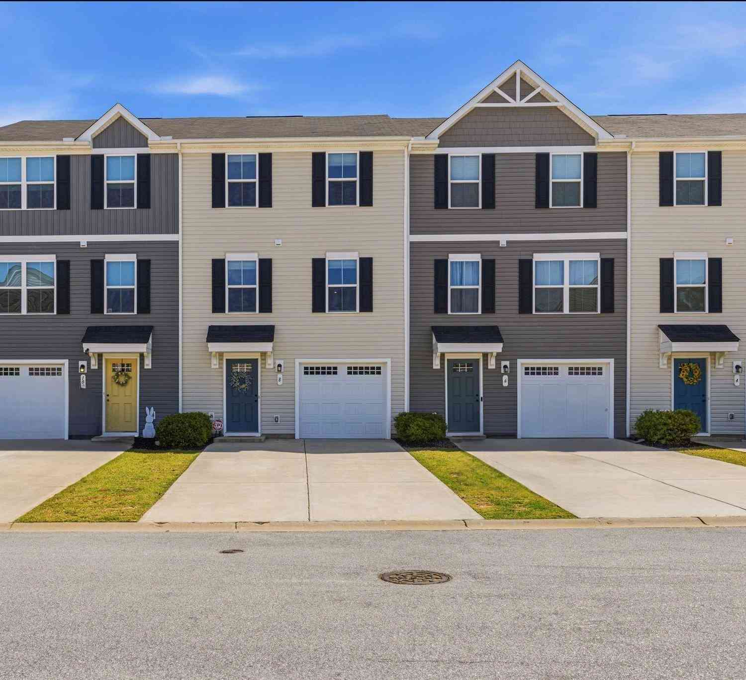 Townhouse For Sale - 8 Bearmont<br/> Greenville, SC 29617