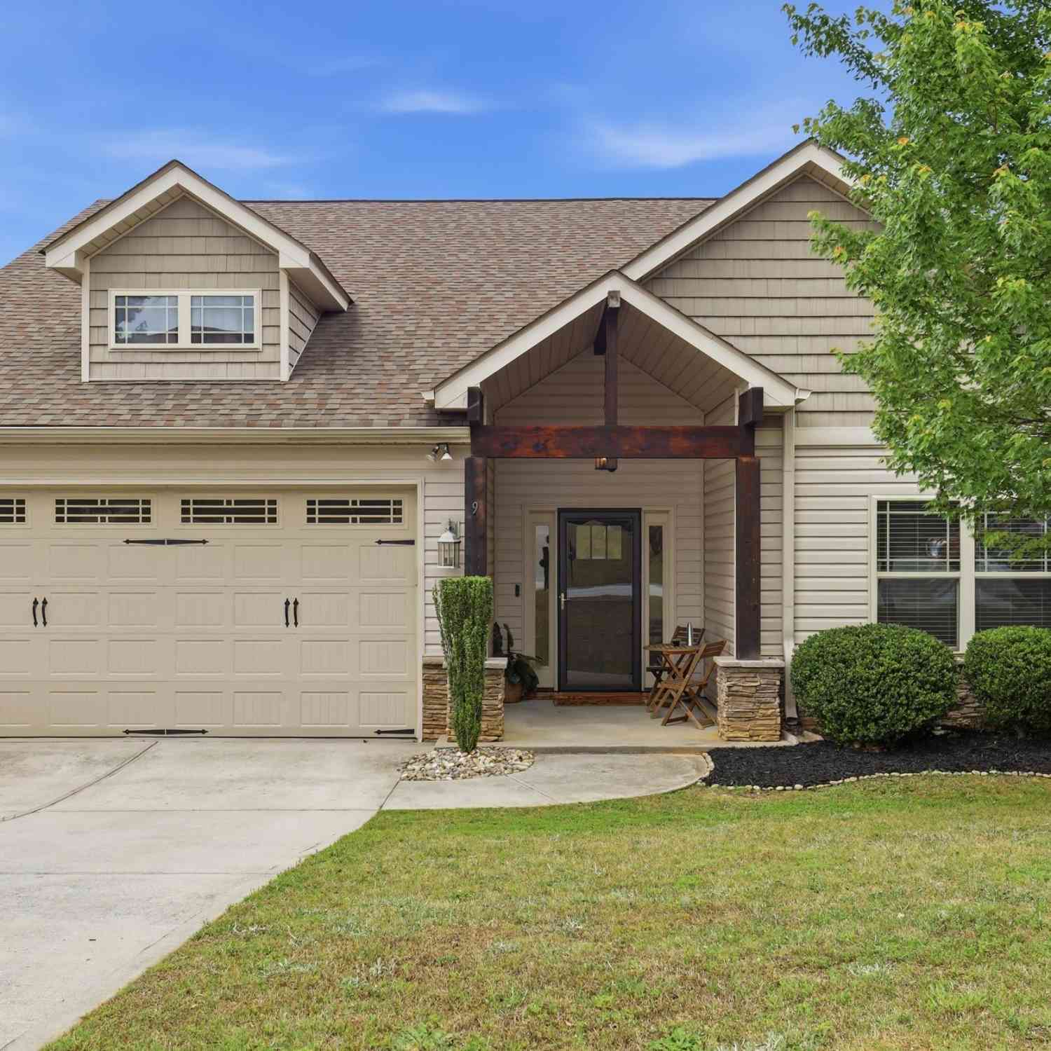 Homes For Sale - 9 Gamesford<br/> Simpsonville, SC 29680