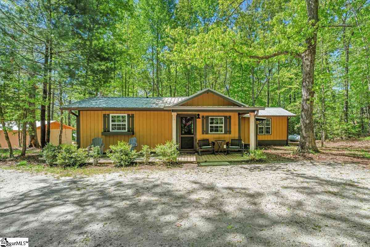 Homes For Sale - 730 W Cove<br/> Mountain Rest, SC 29664