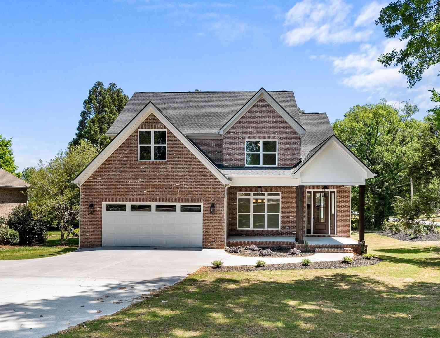 Homes For Sale - 100 Garden Gate<br/> Anderson, SC 29621