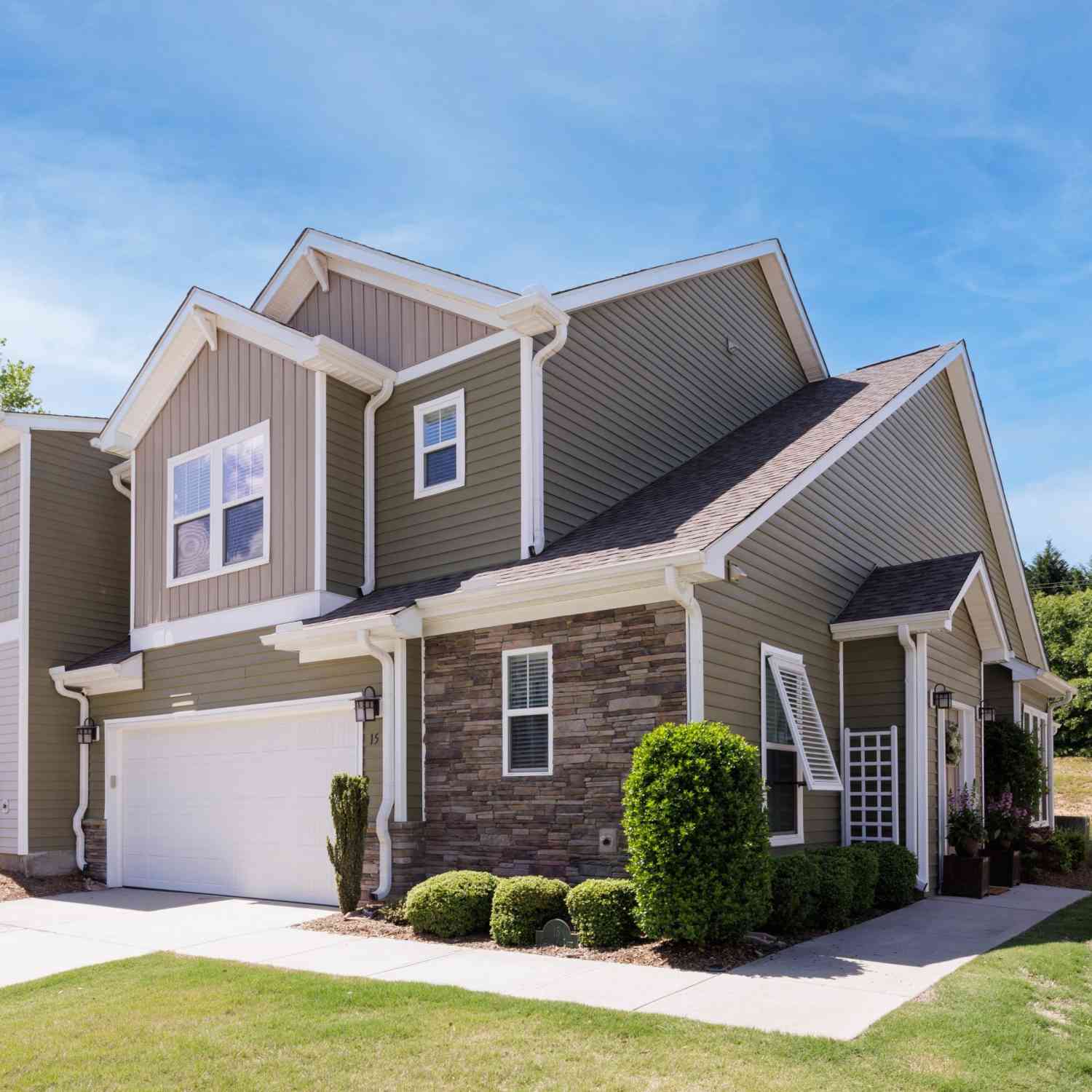 Townhouse For Sale - 15 Creekhaven<br/> Taylors, SC 29687