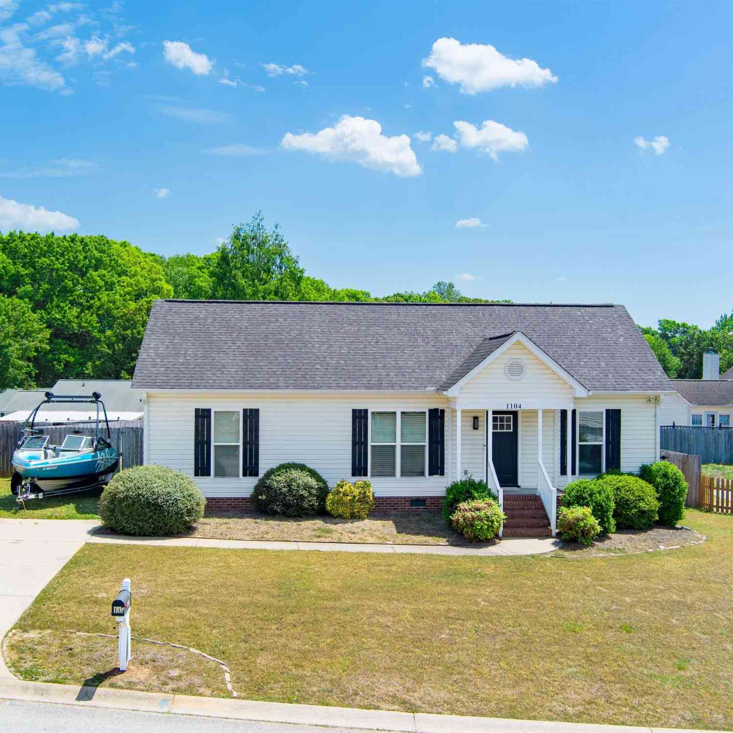 Homes For Sale - 1104 Dunwoody<br/> Simpsonville, SC 29681