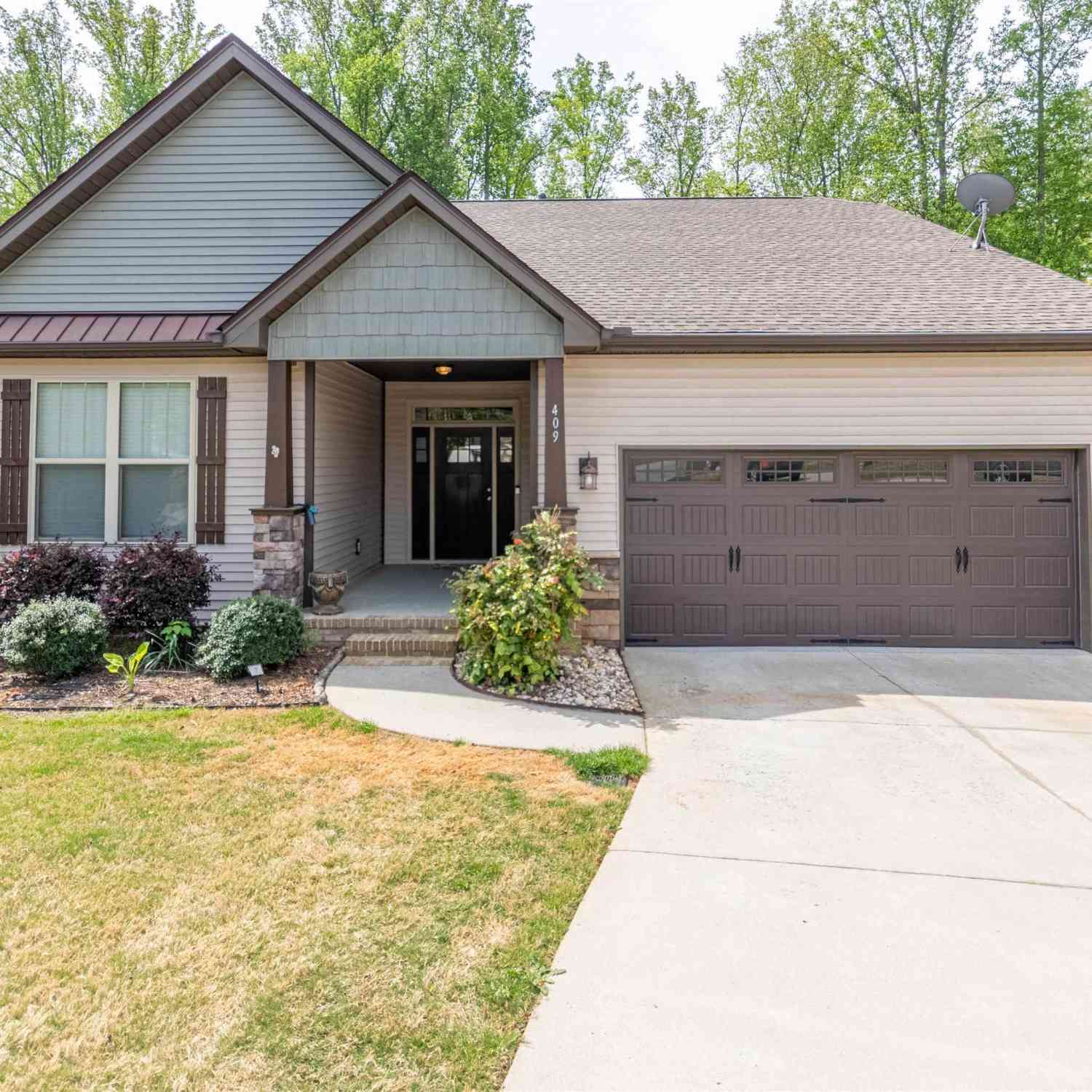Homes For Sale - 409 Trillium Creek<br/> Travelers Rest, SC 29690