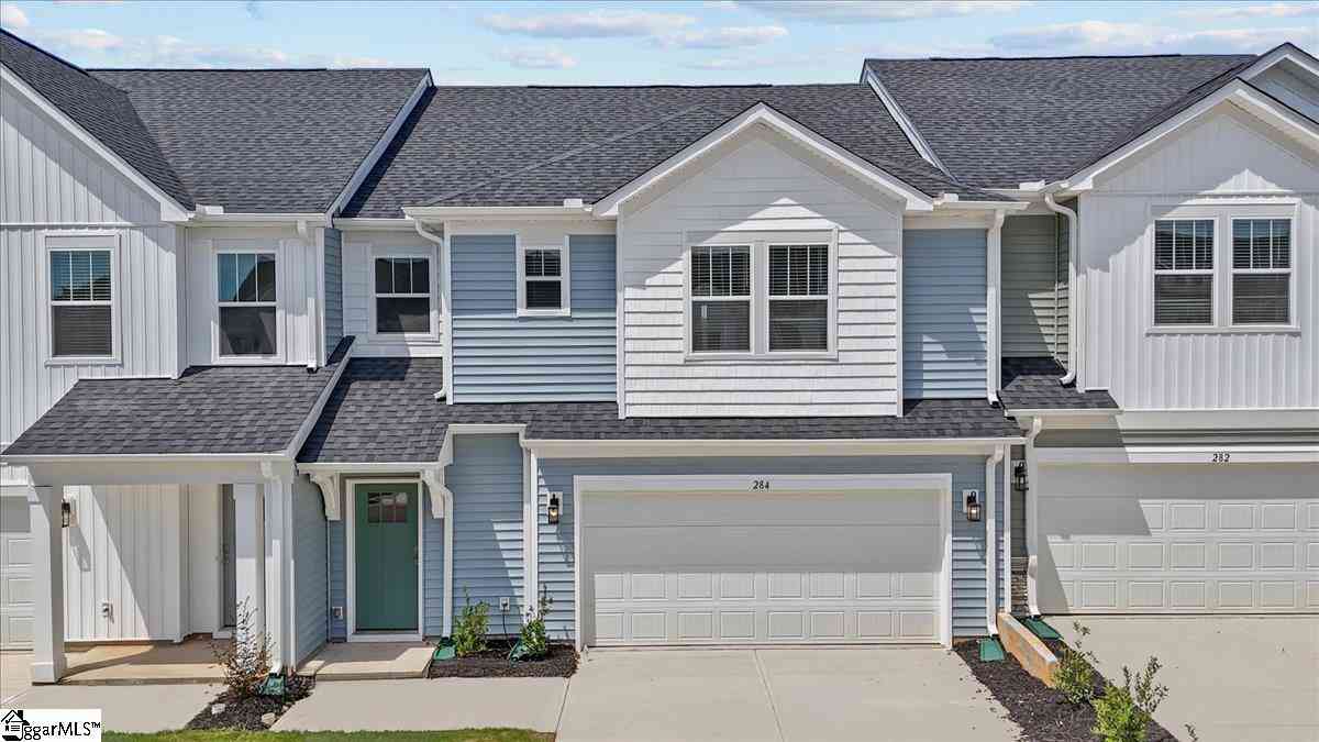 Townhouse For Sale - 284 Silo Ridge<br/> Anderson, SC 29621