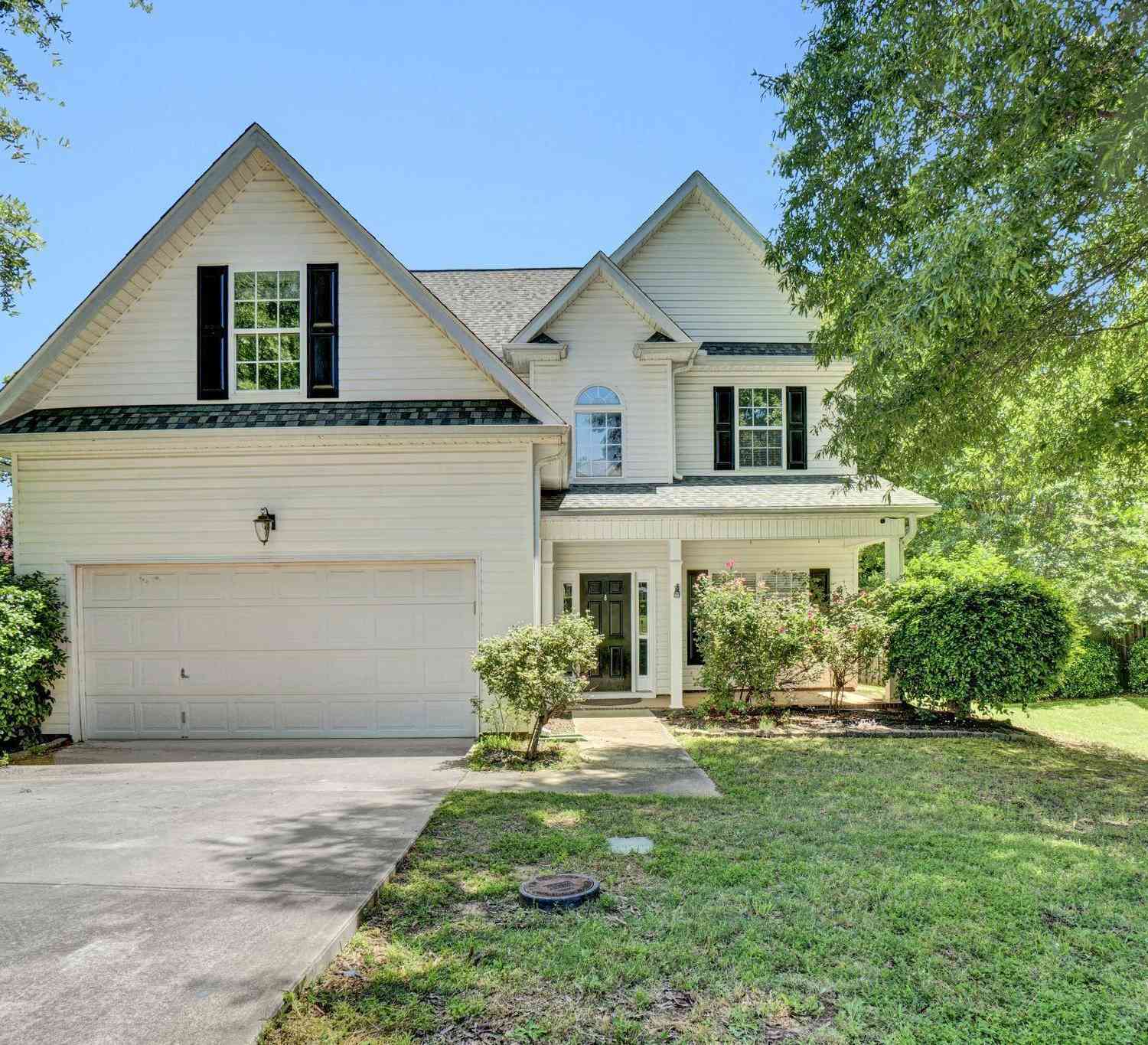 Homes For Sale - 905 Morning Mist<br/> Simpsonville, SC 29680