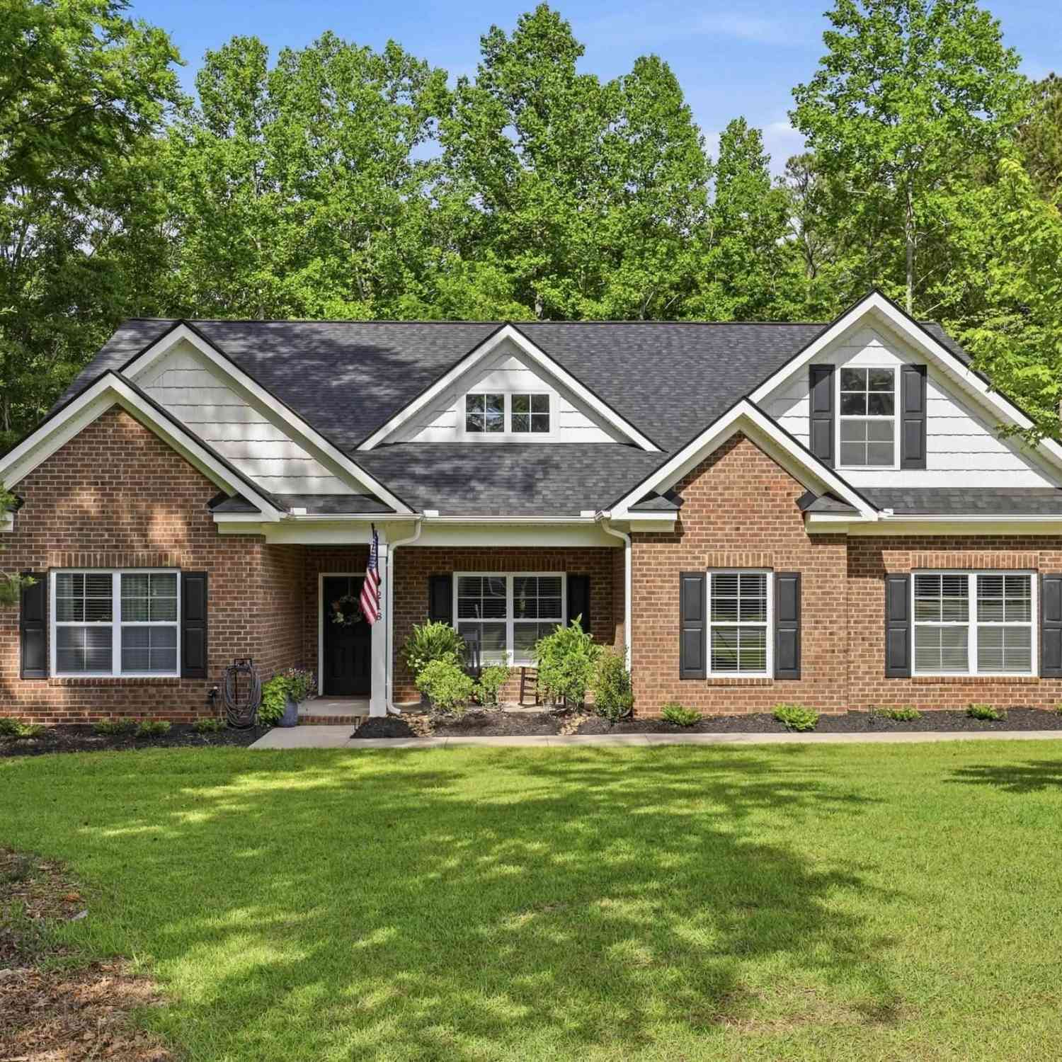 Homes For Sale - 218 Adair<br/> Laurens, SC 29630