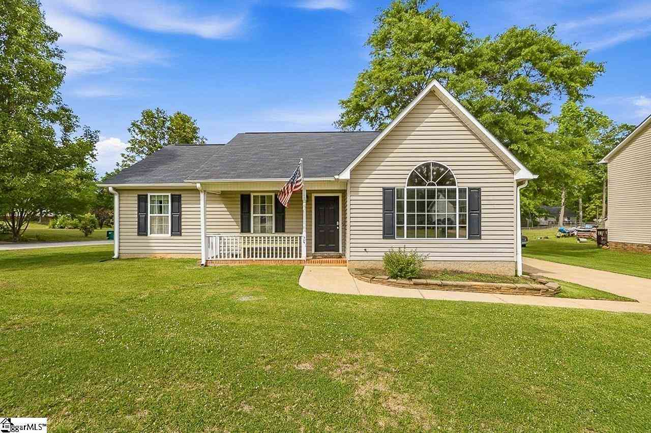 Homes For Sale - 301 E Myles<br/> Spartanburg, SC 29303