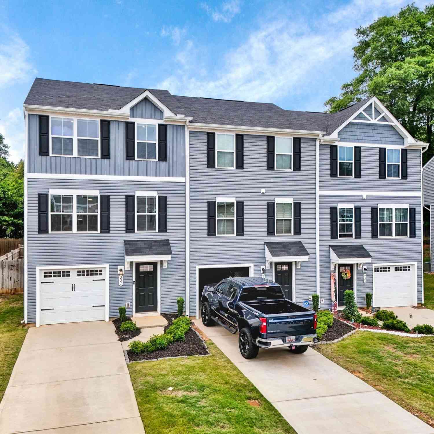 Townhouse For Sale - 221 Brooklane<br/> Easley, SC 29642