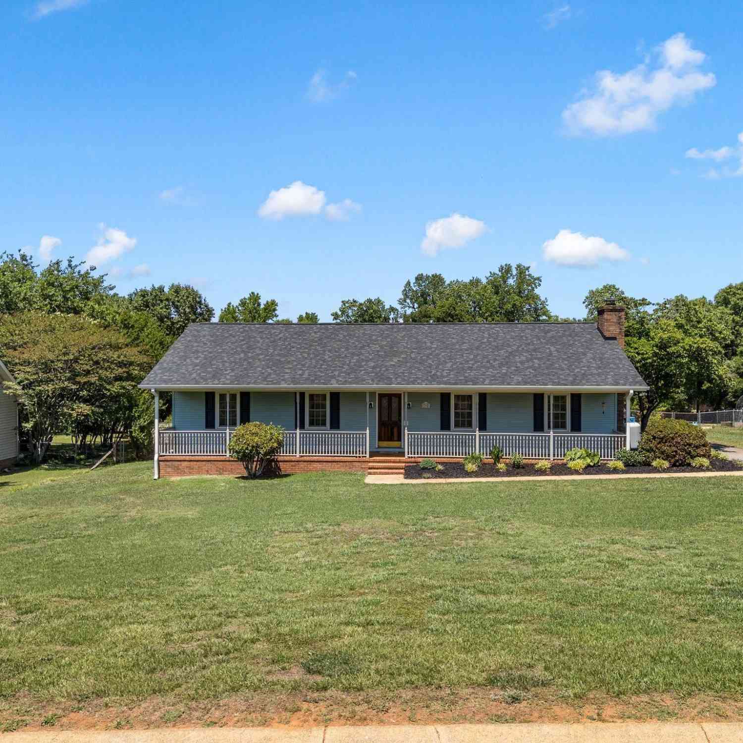 Homes For Sale - 138 Parris Ridge<br/> Boiling Springs, SC 29316