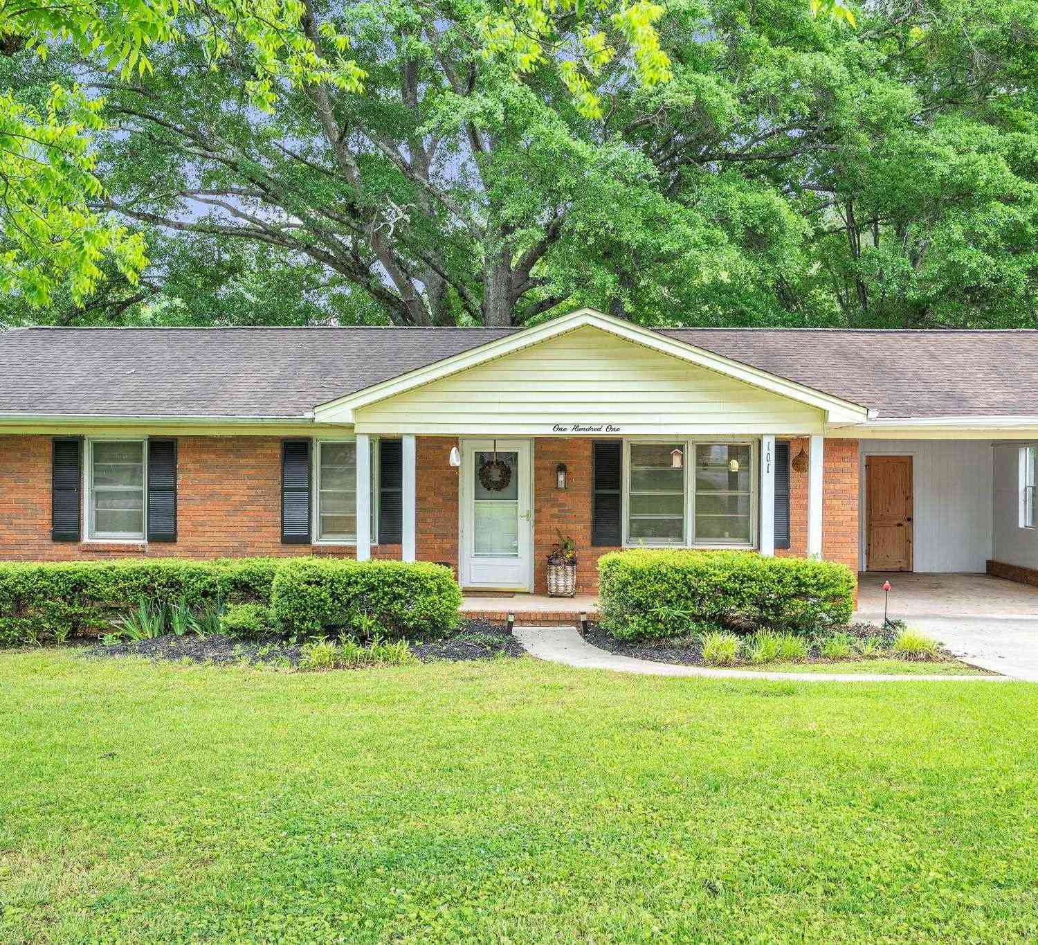 Homes For Sale - 101 Zion Heights<br/> Easley, SC 29642