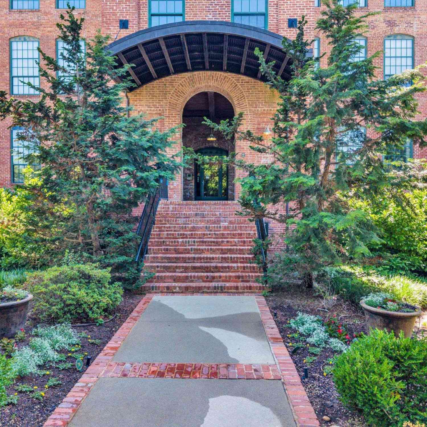 Condo For Sale - 400 Mills<br/> Greenville, SC 29605