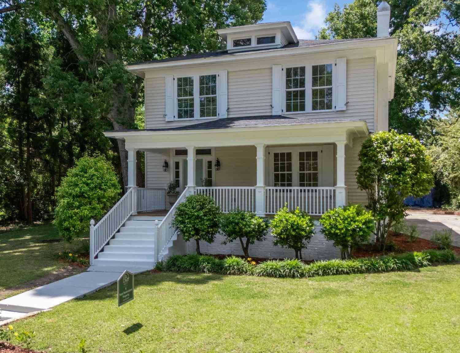 Homes For Sale - 206 S Adair<br/> Clinton, SC 29325