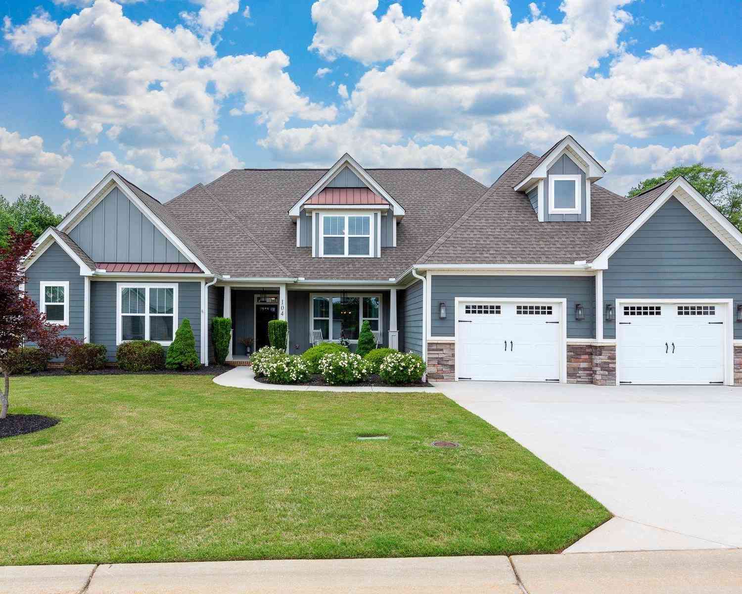 Homes For Sale - 104 Everly<br/> Travelers Rest, SC 29690