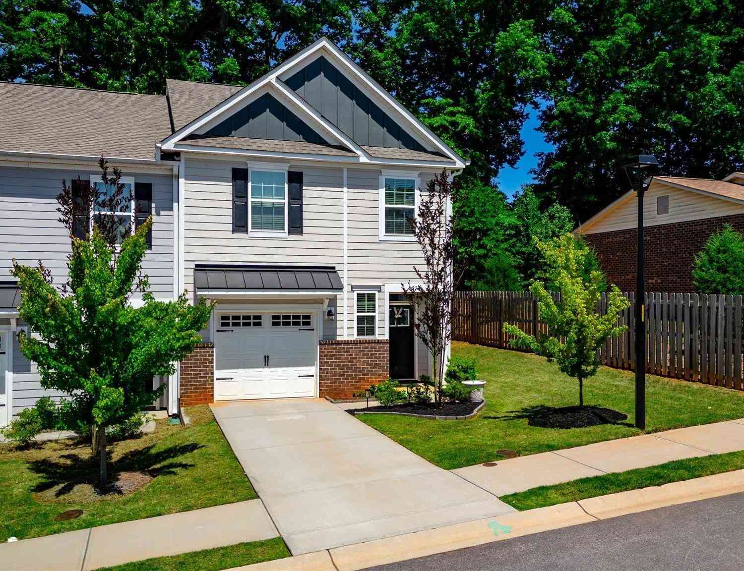 Townhouse For Sale - 133 Wethington<br/> Travelers Rest, SC 29690