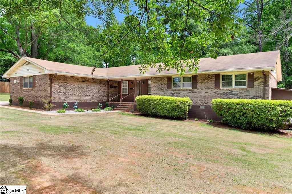 Homes For Sale - 105 Carswell<br/> Anderson, SC 29662