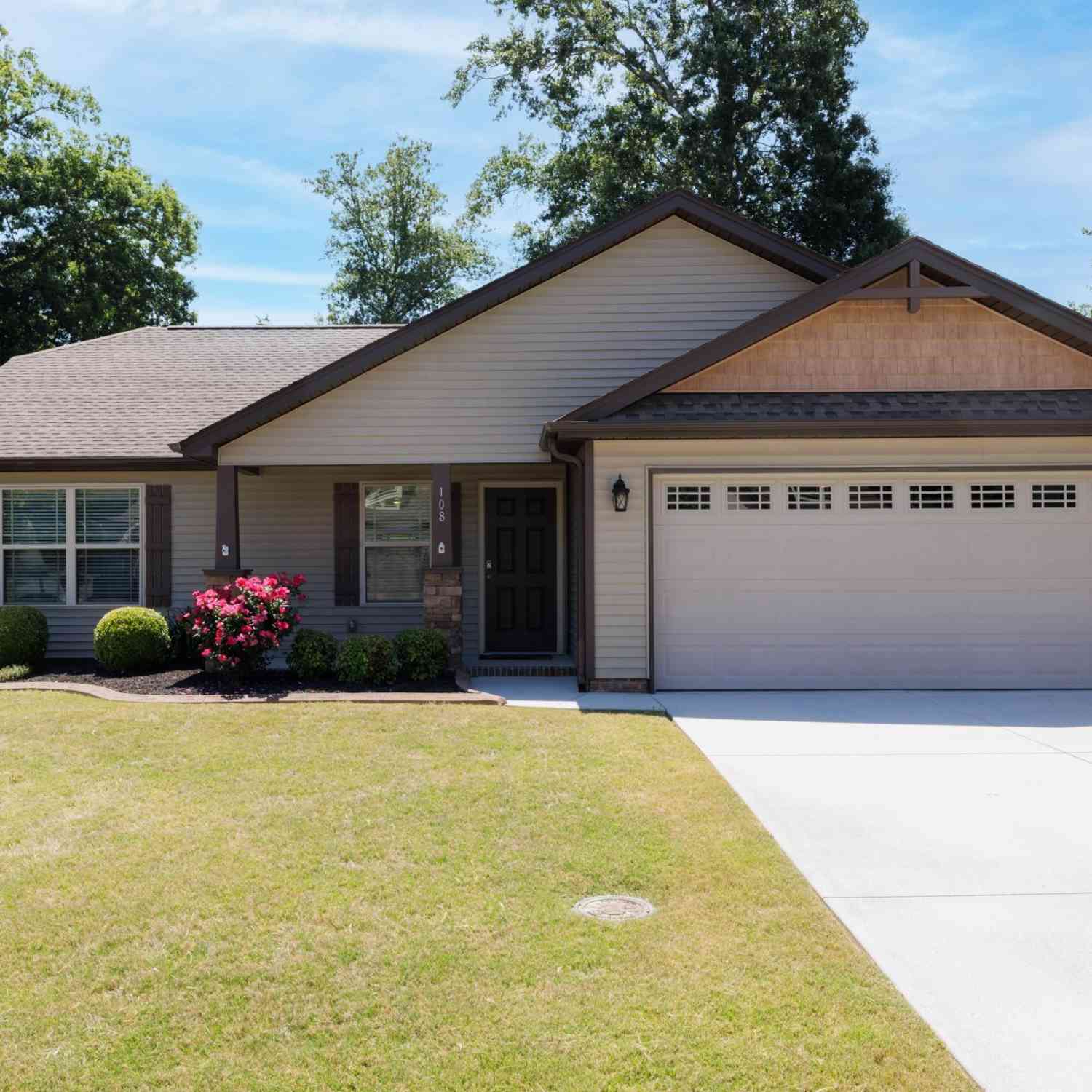 Homes For Sale - 108 Summerdale<br/> Taylors, SC 29687