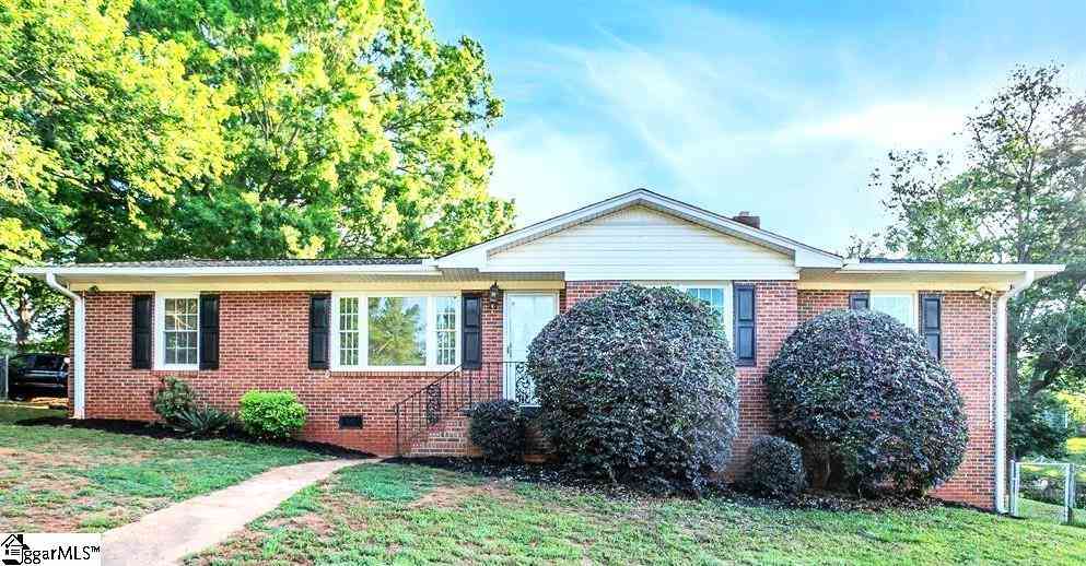 Homes For Sale - 501 Farmington<br/> Greenville, SC 29605