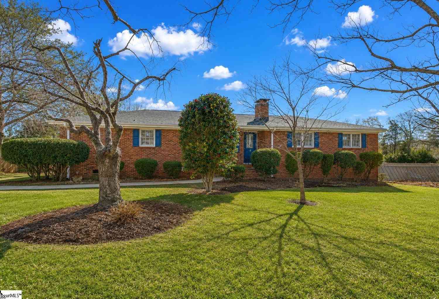 Homes For Sale - 212 Balcome<br/> Simpsonville, SC 29681
