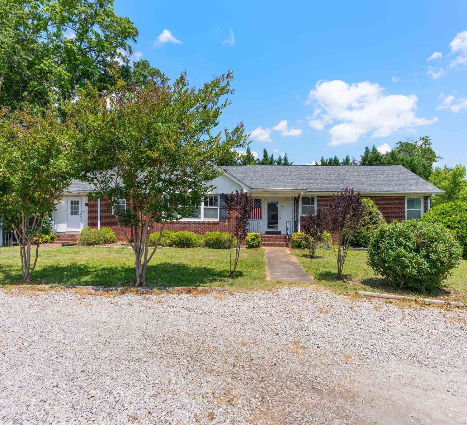 Homes For Sale - 110 W Main<br/> Duncan, SC 29334