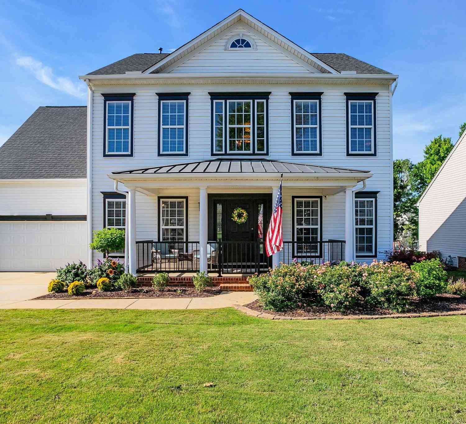 Homes For Sale - 9 Waters Reach<br/> Simpsonville, SC 29681