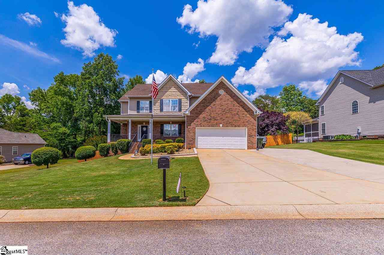 Homes For Sale - 104 Laughing Tree<br/> Fountain Inn, SC 29644