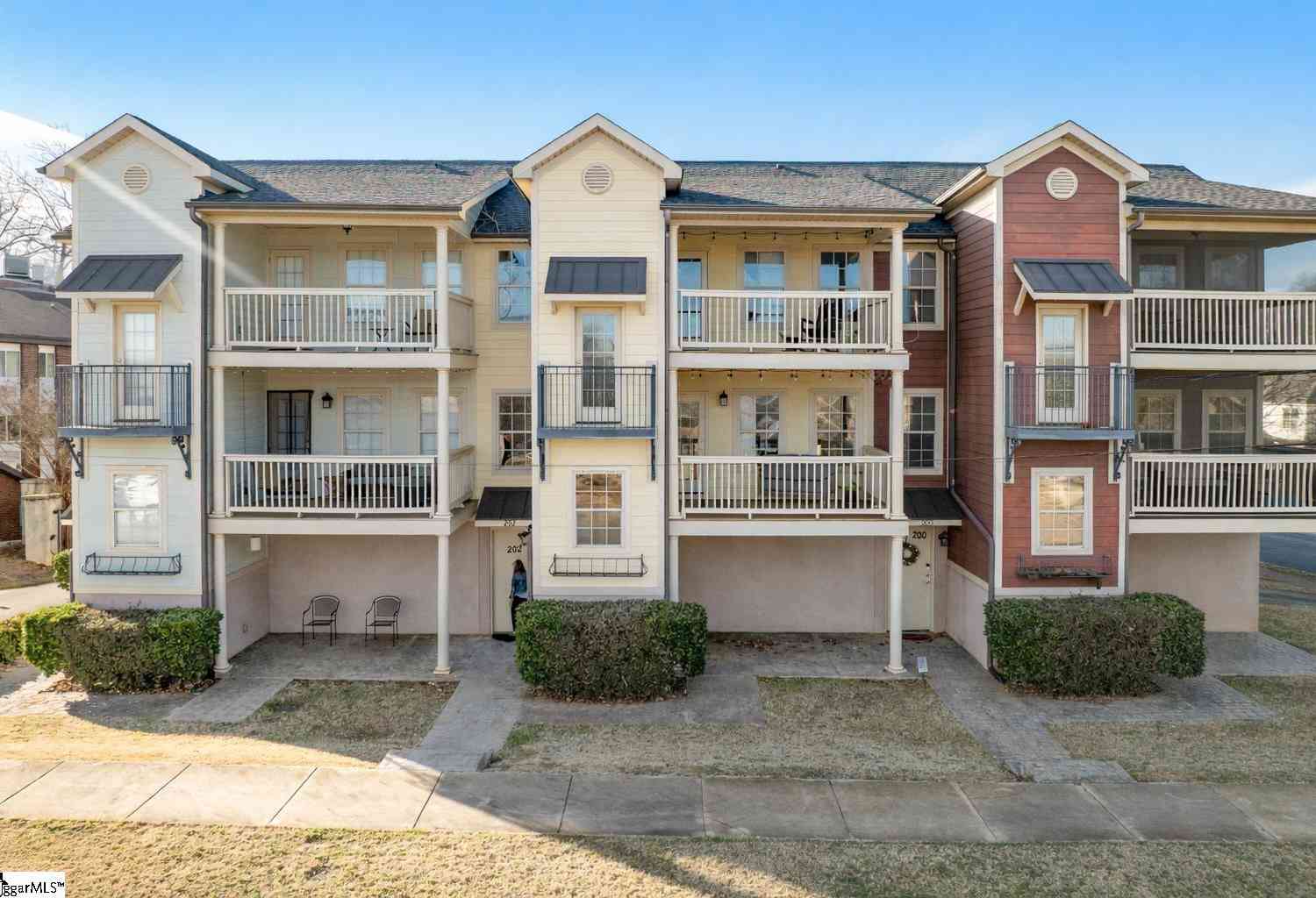 Townhouse For Sale - 202 S Memminger<br/> Greenville, SC 29601