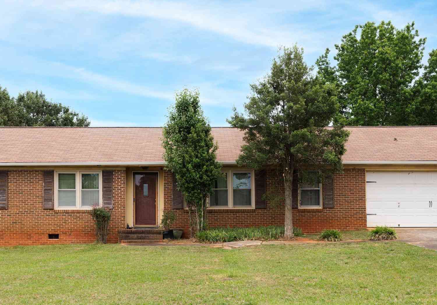 Homes For Sale - 122 Whitestone<br/> Mauldin, SC 29662