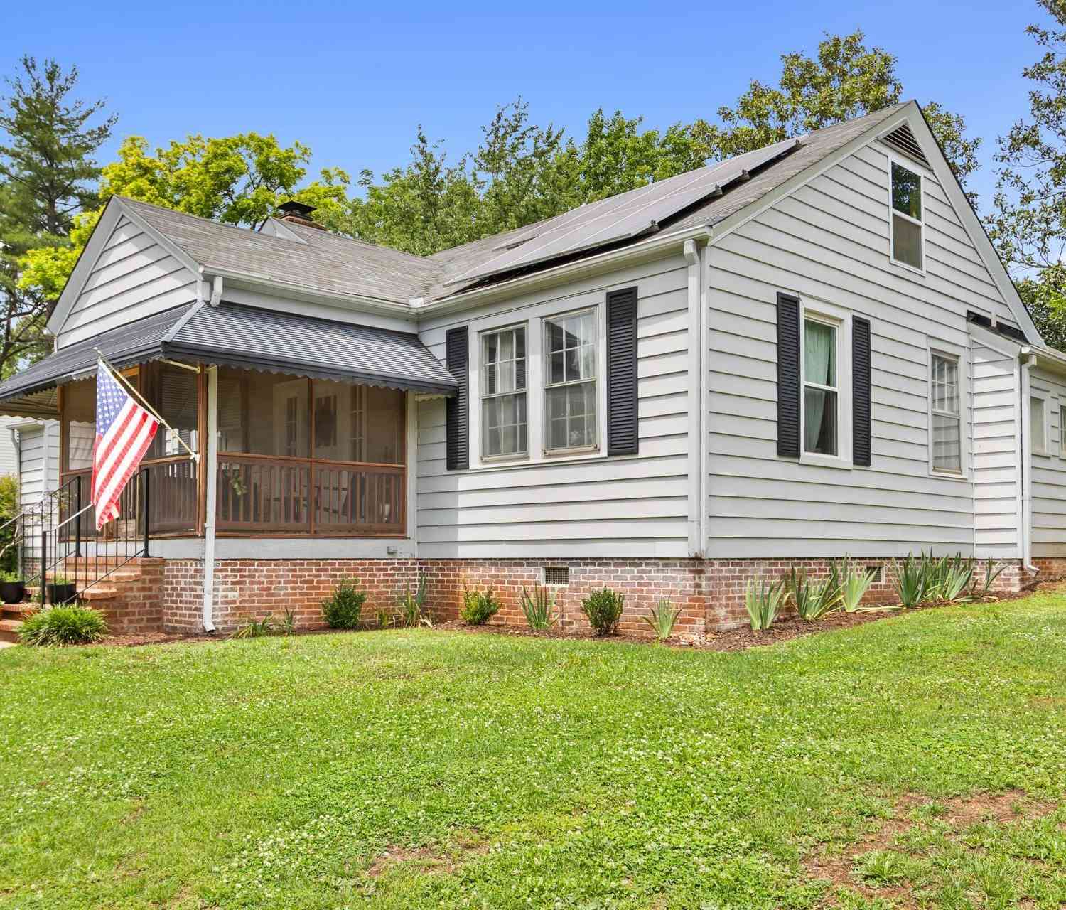 Homes For Sale - 102 North<br/> Taylors, SC 29687