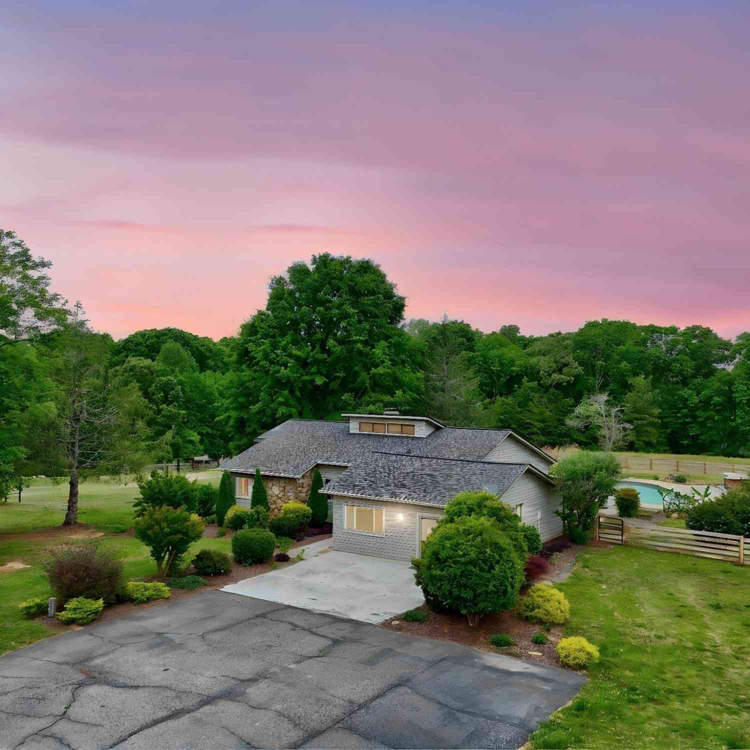 Homes For Sale - 433 Latham<br/> Easley, SC 29640