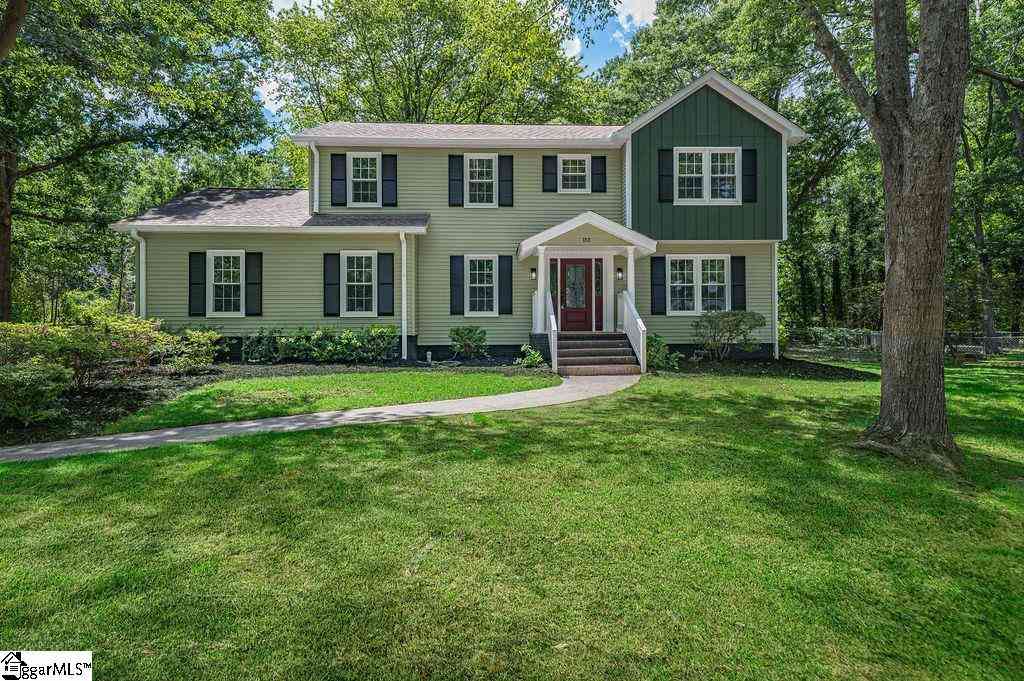 Homes For Sale - 113 Lexington<br/> Simpsonville, SC 29681