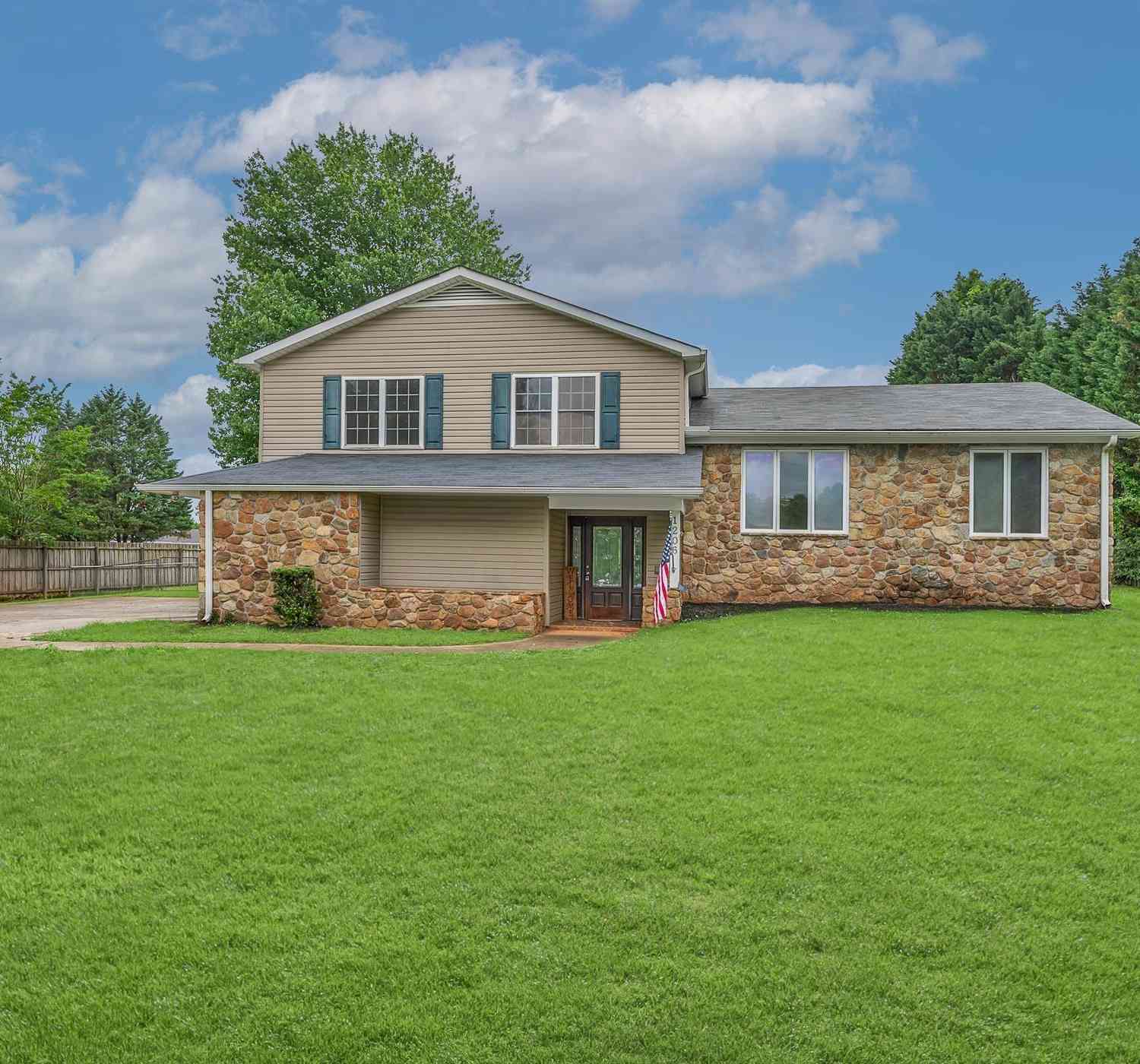 Homes For Sale - 1206 Three Bridges<br/> Easley, SC 29642