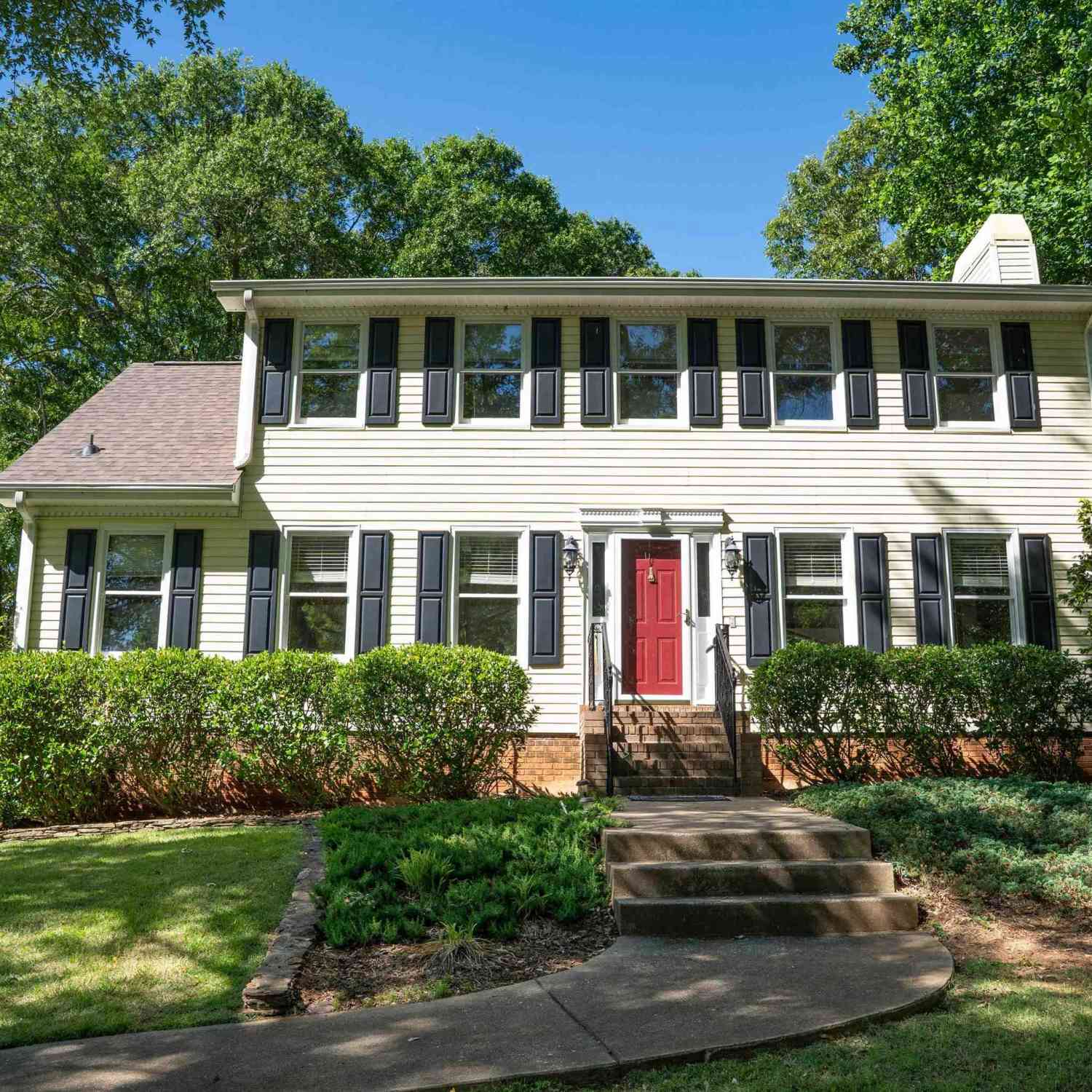 Homes For Sale - 100 Shenandoah<br/> Spartanburg, SC 29301