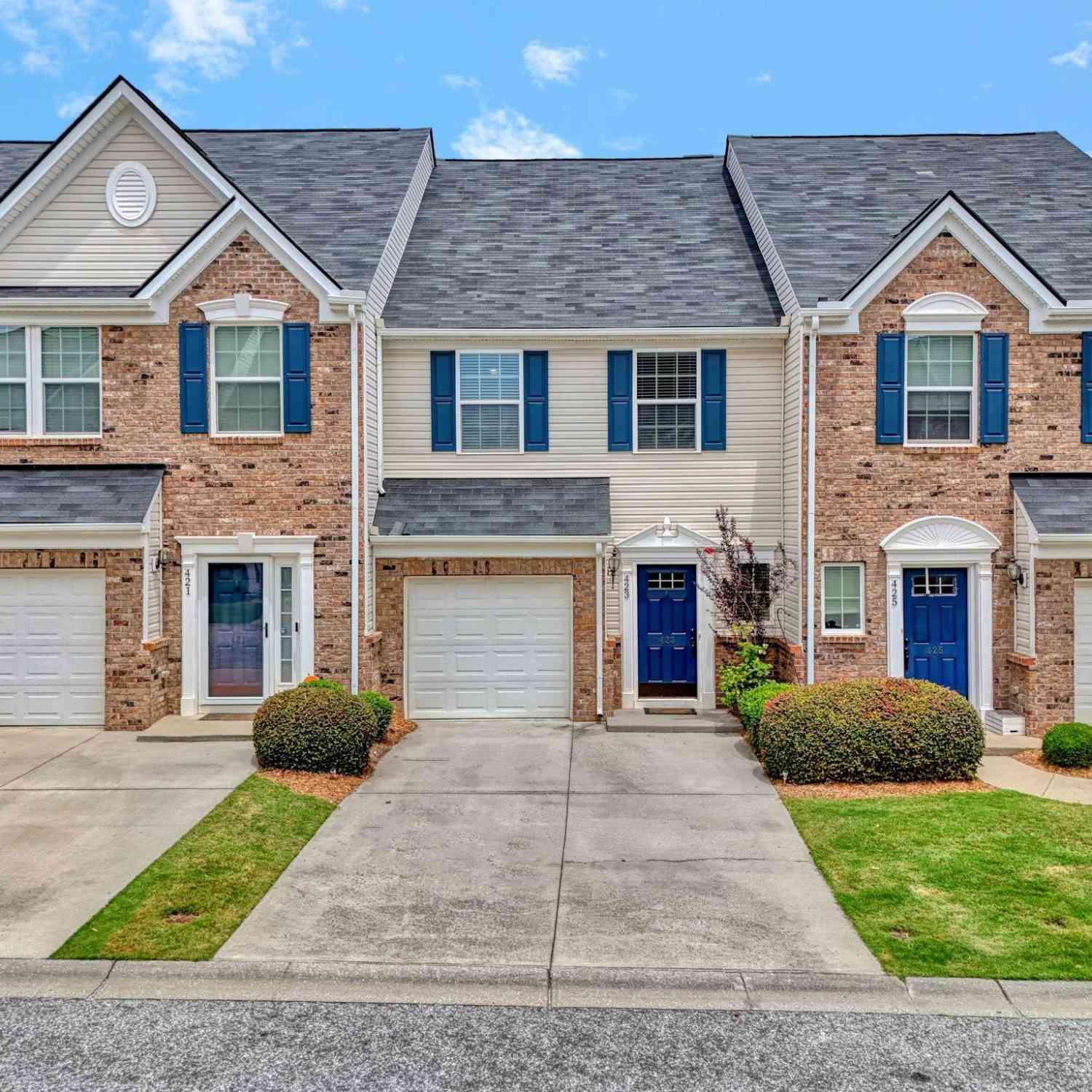Townhouse For Sale - 423 Christiane<br/> Greenville, SC 29607