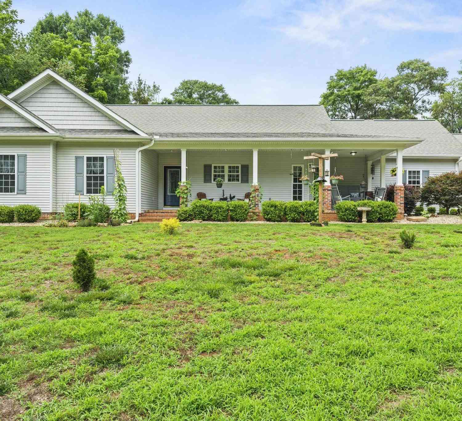 Homes For Sale - 160 Sentell<br/> Williamston, SC 29697