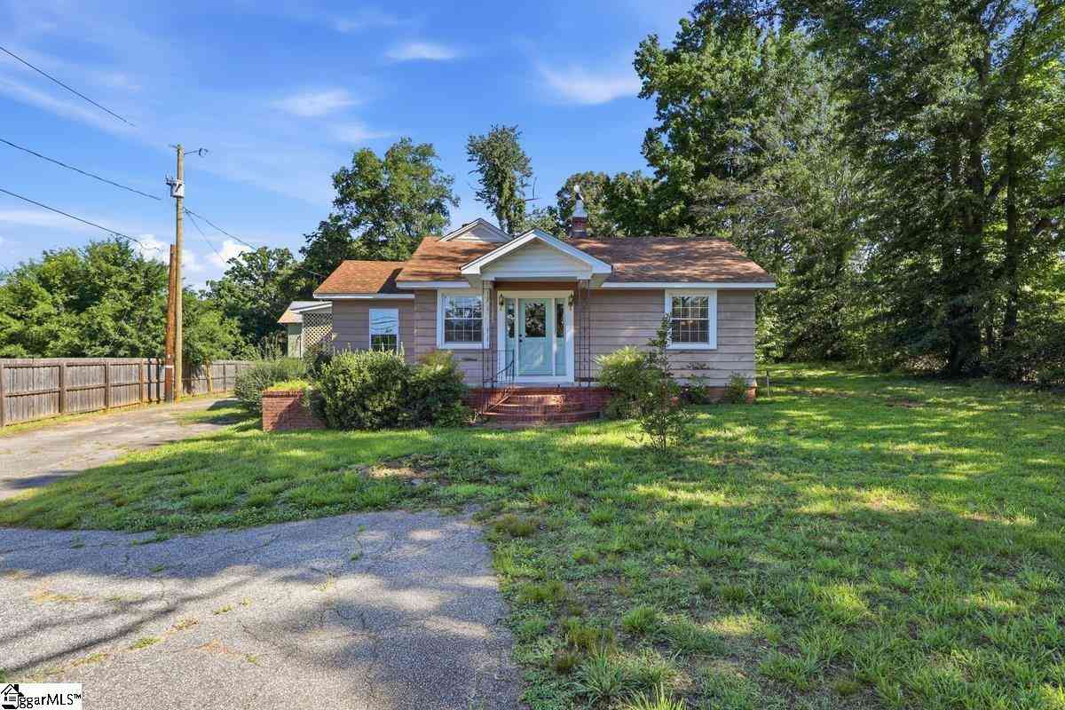 Homes For Sale - 217 N Poinsett<br/> Travelers Rest, SC 29690