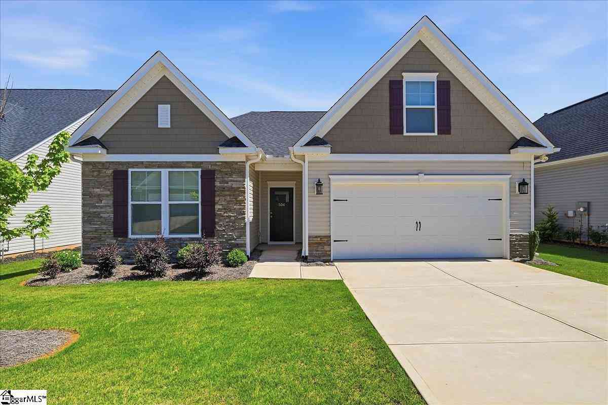 Homes For Sale - 504 Clairbrook<br/> Greer, SC 29651
