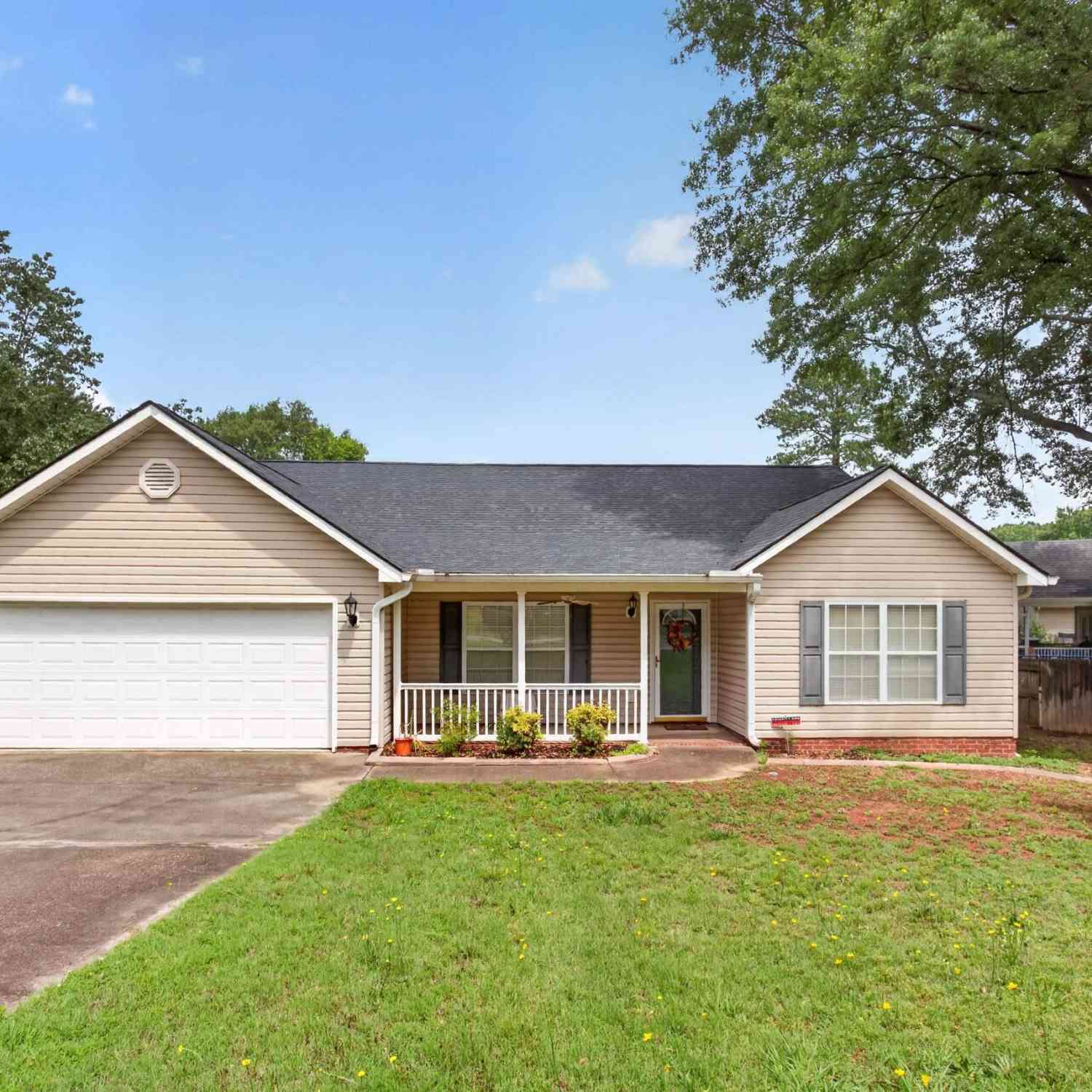 Homes For Sale - 207 Hunters<br/> Anderson, SC 29625