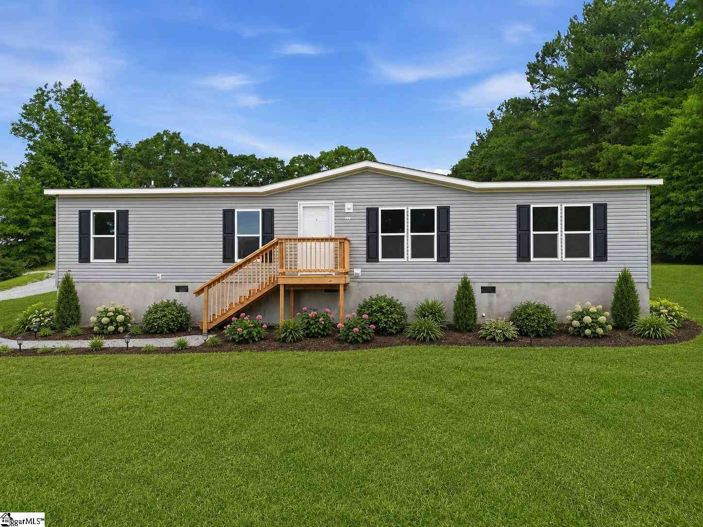 Mobile Home For Sale - 104 Tomahawk<br/> Easley, SC 29640
