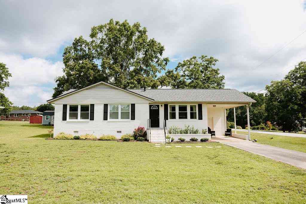 Homes For Sale - 2 Polly<br/> Honea Path, SC 29654