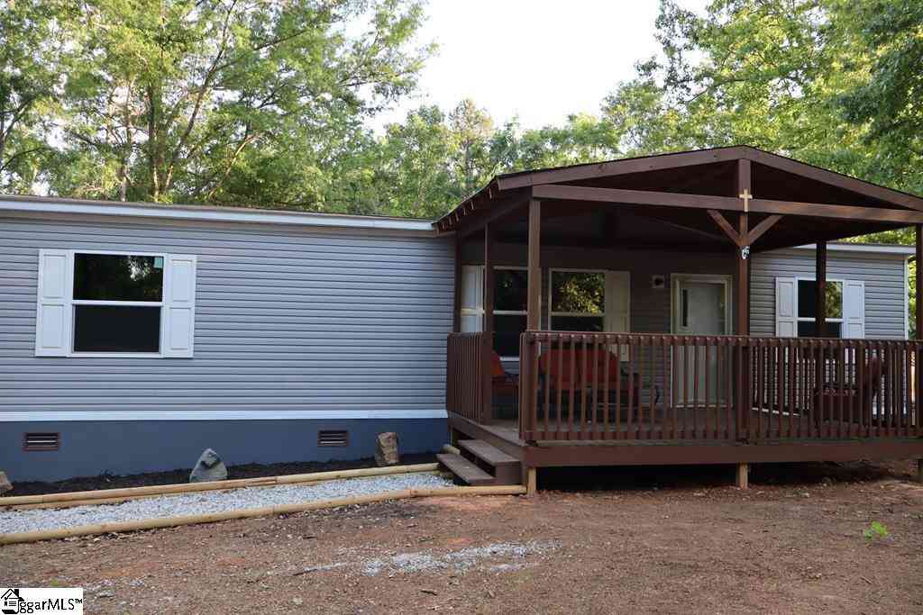 Mobile Home For Sale - 104 TROUT STREE S Greenwood<br/> Greenwood, SC 29649