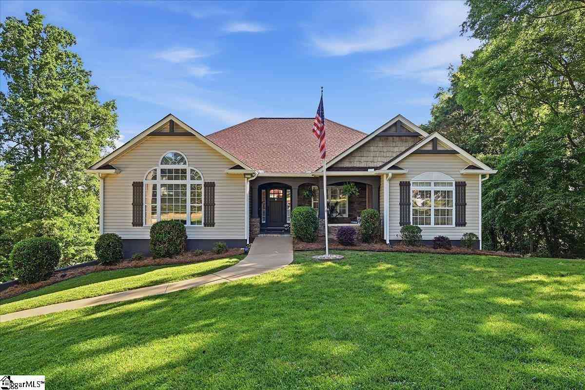 Homes For Sale - 24 Carriage<br/> Greer, SC 29651