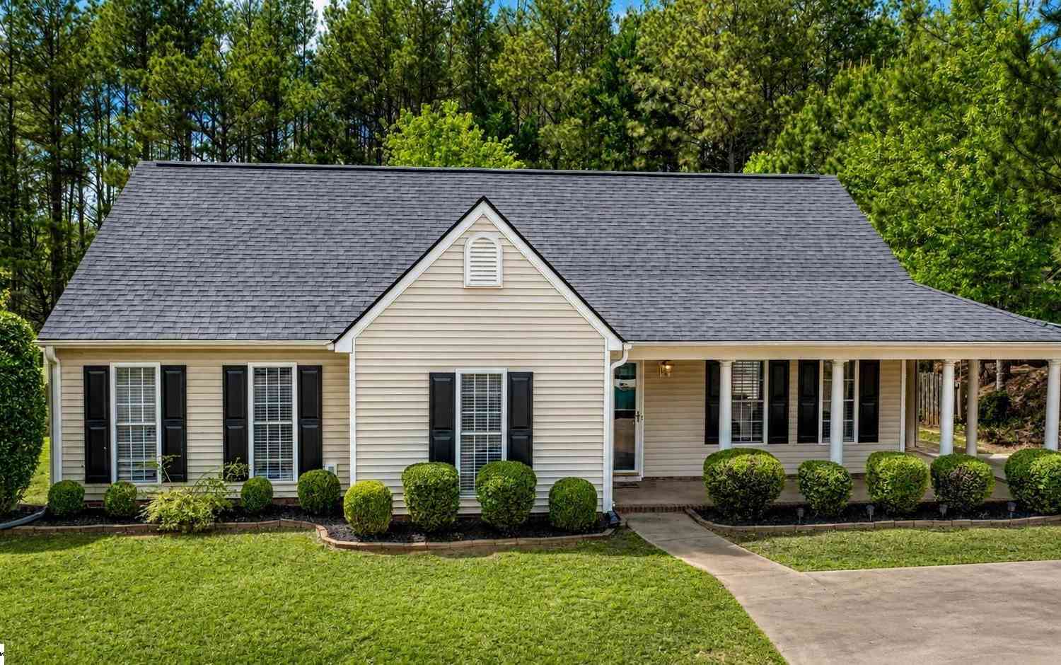 Homes For Sale - 102 Hawk Ridge<br/> Anderson, SC 29621