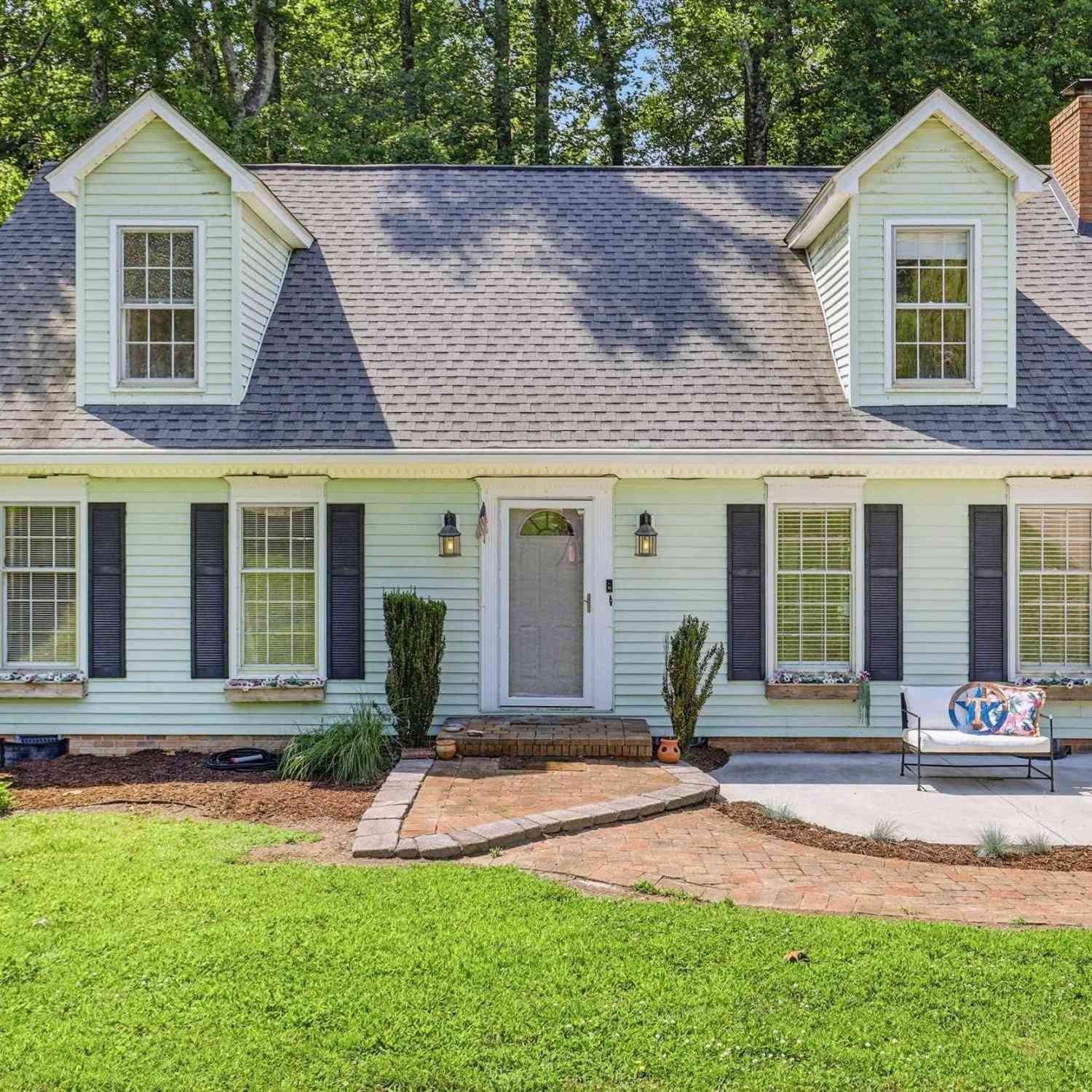 Homes For Sale - 106 Buckingham<br/> Taylors, SC 29687