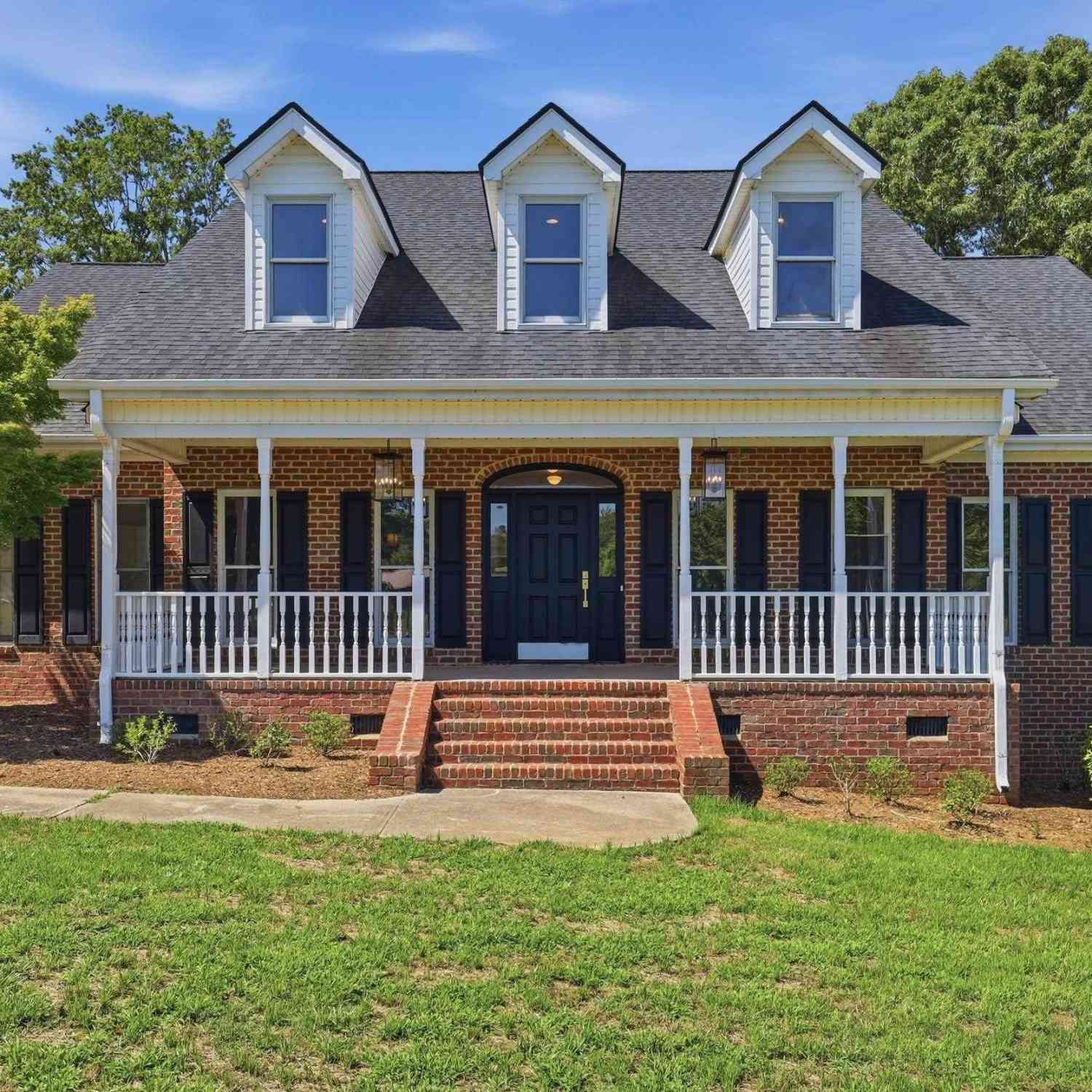Homes For Sale - 306 Forestglade<br/> Simpsonville, SC 29680