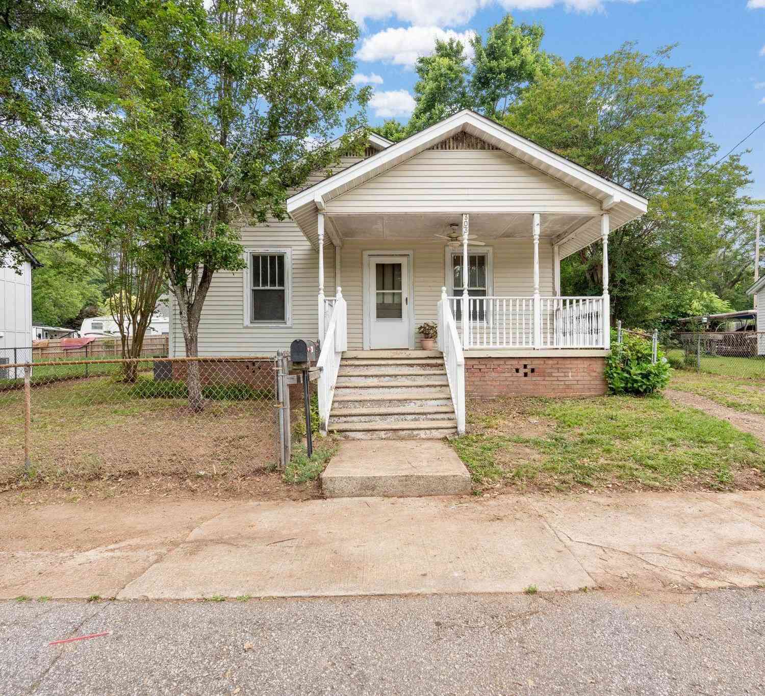 Homes For Sale - 303 Front<br/> Easley, SC 29640