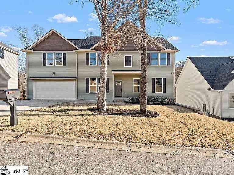 Homes For Sale - 711 Rockcliffe<br/> Greenville, SC 29617