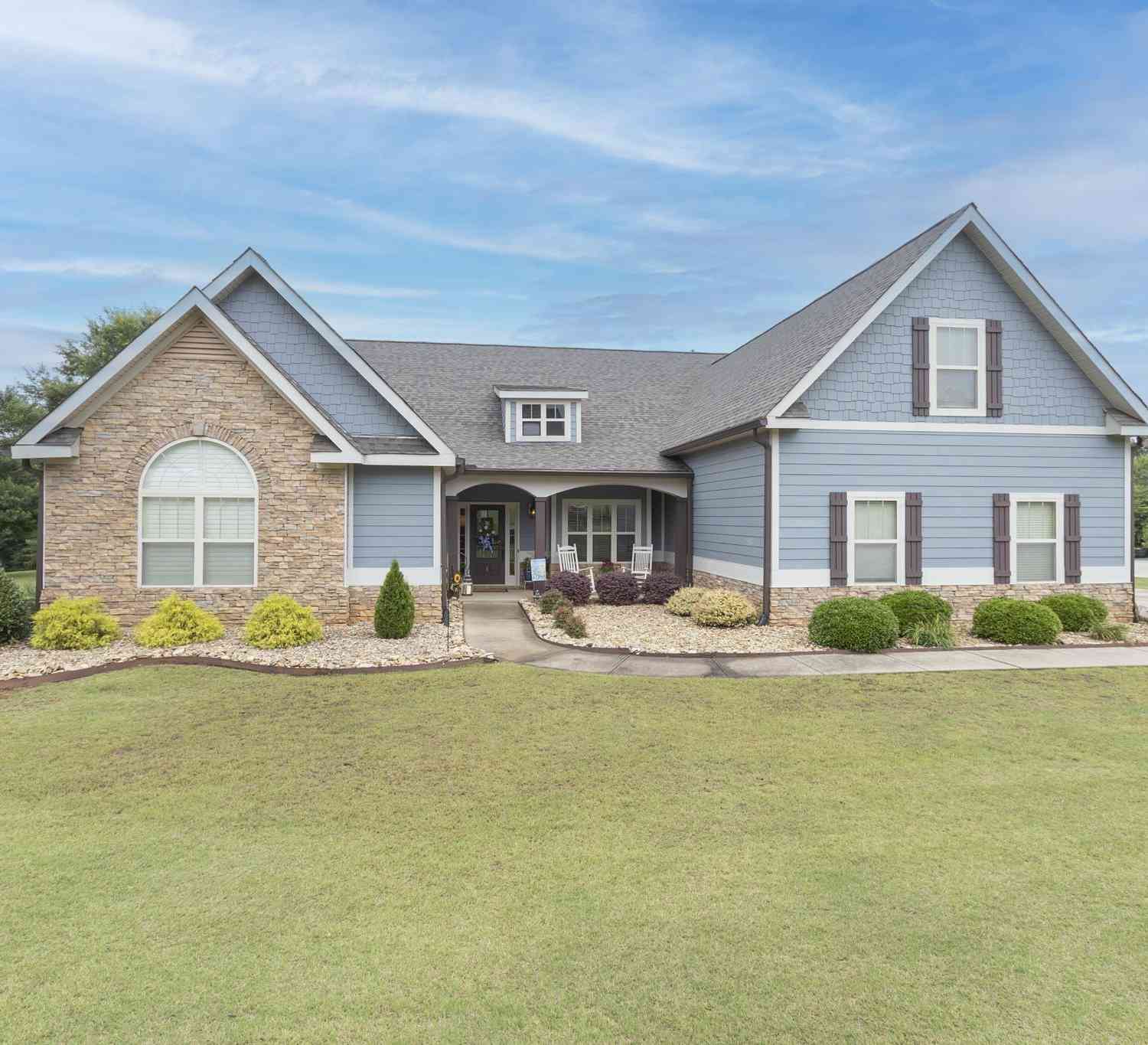 Homes For Sale - 1 Knob Creek<br/> Easley, SC 29642