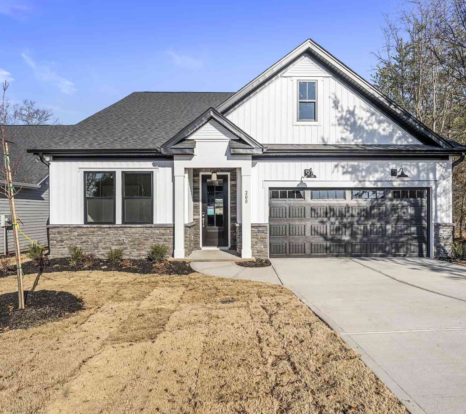 Homes For Sale - 200 Highland<br/> Taylors, SC 29687
