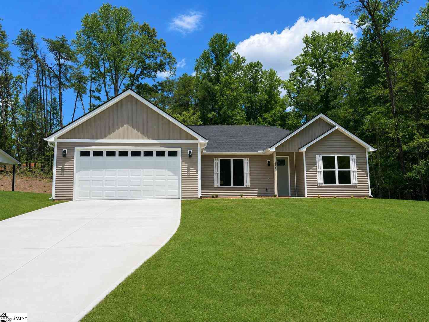Homes For Sale - 944 Tubbs Mountain<br/> Travelers Rest, SC 29690