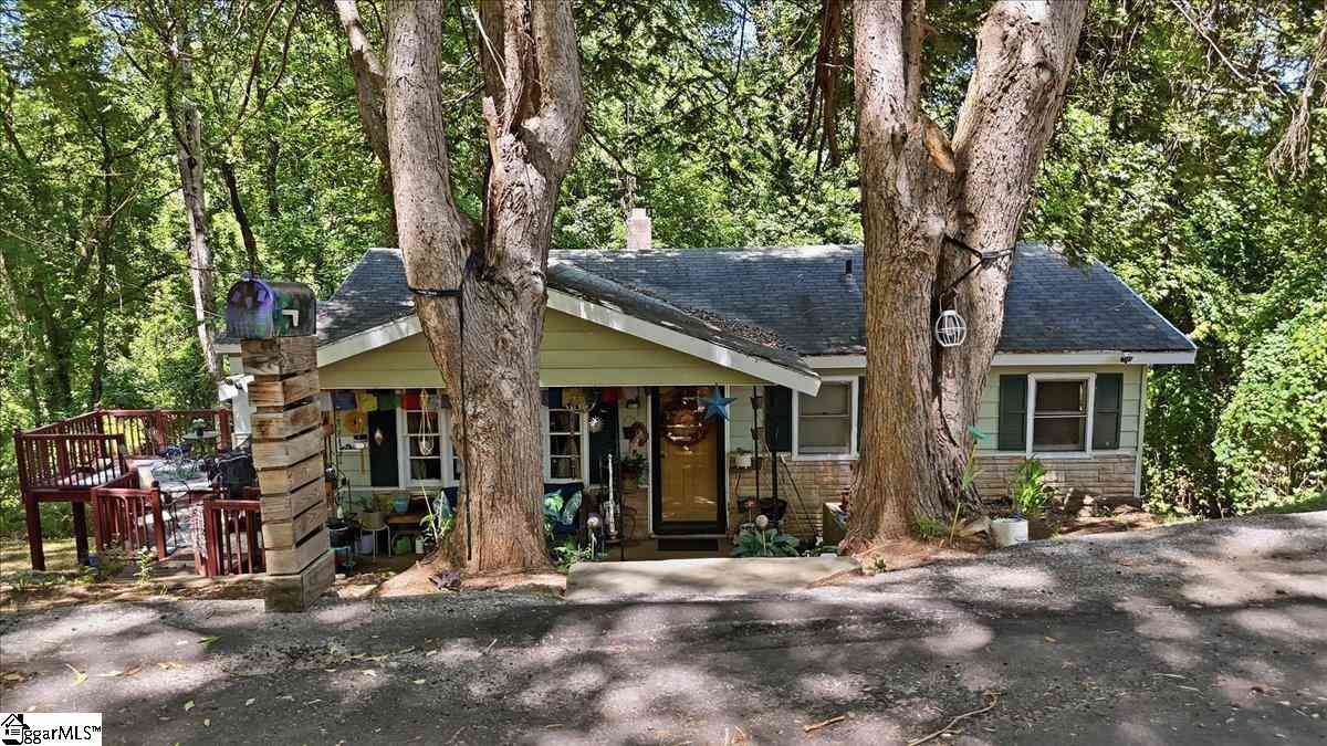 Homes For Sale - 76 Bomar<br/> Inman, SC 29349